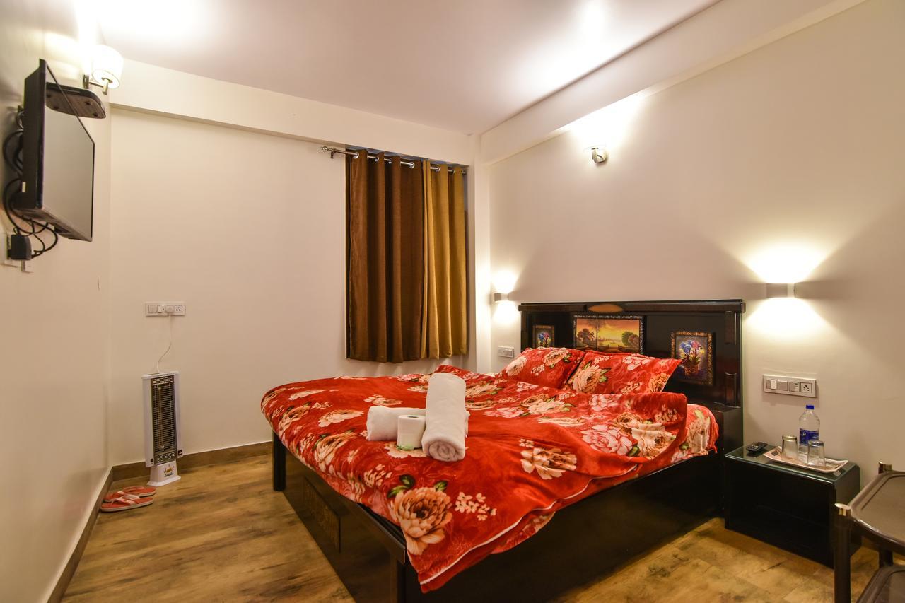Dhanlaxmi Apartments Шимла Экстерьер фото