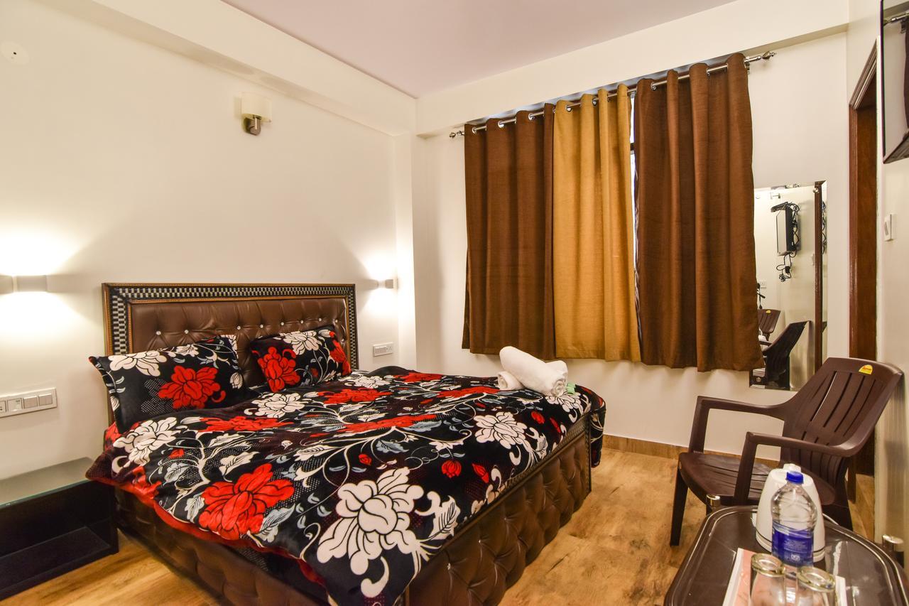 Dhanlaxmi Apartments Шимла Экстерьер фото