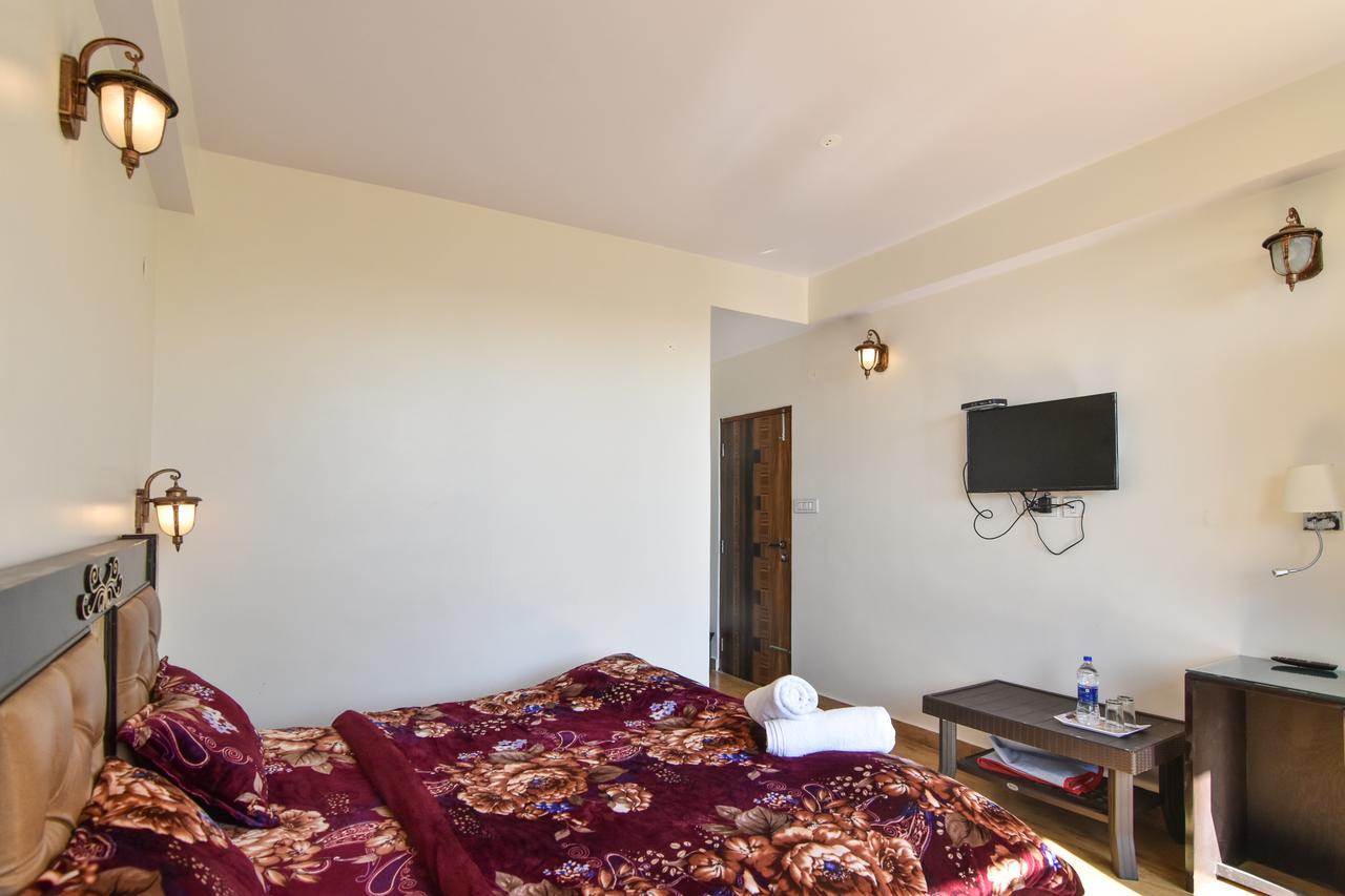 Dhanlaxmi Apartments Шимла Экстерьер фото
